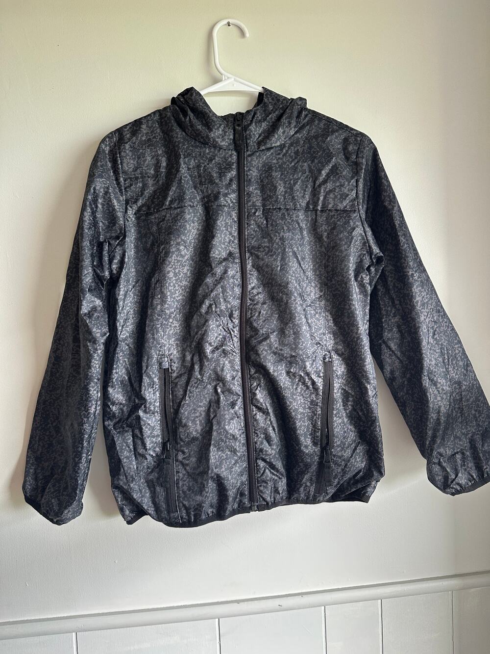 Highland Outfitters Women’s Black Zip Jacket Size 14 Lightweight Patterned Coat